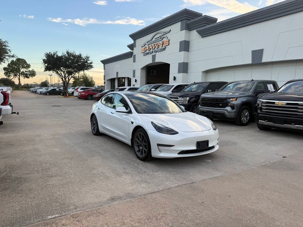 Tesla Model 3 Vehicle Full-screen Gallery Image 02
