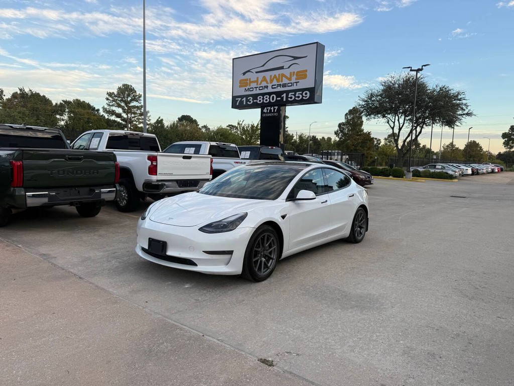 Tesla Model 3 Vehicle Full-screen Gallery Image 03