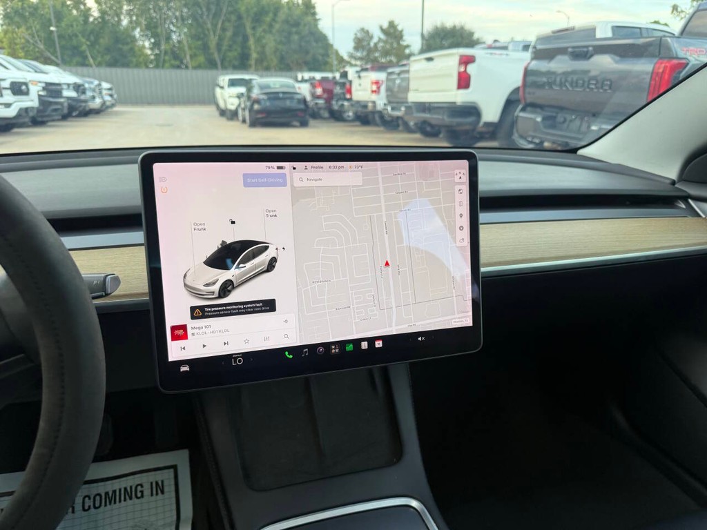 Tesla Model 3 Vehicle Full-screen Gallery Image 21
