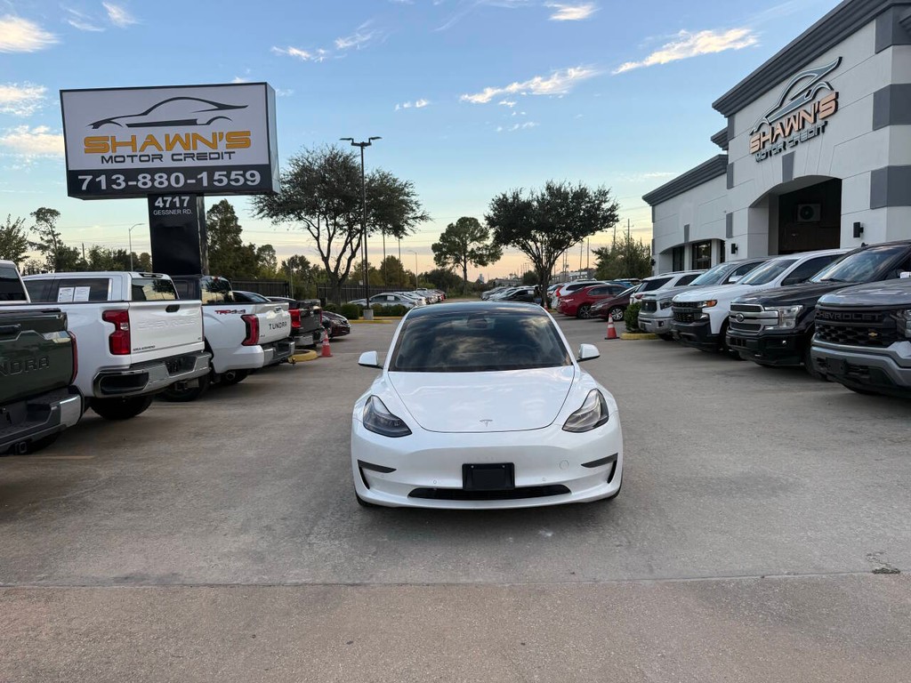 Tesla Model 3 Vehicle Full-screen Gallery Image 38