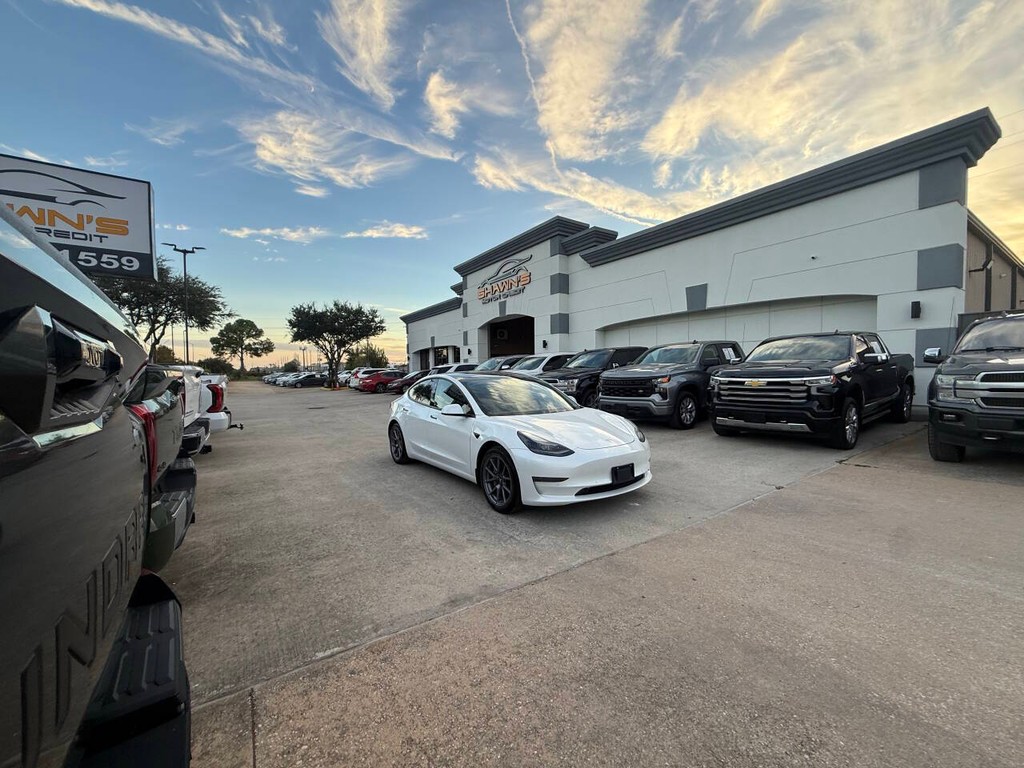 Tesla Model 3 Vehicle Full-screen Gallery Image 42