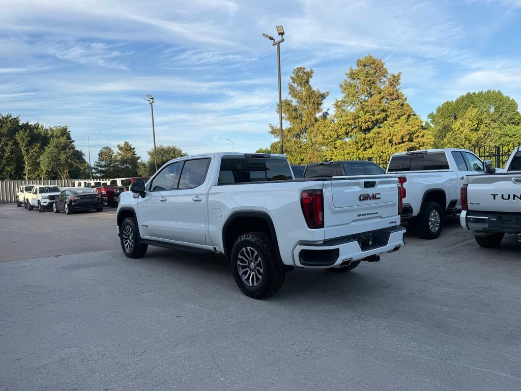 GMC Sierra 1500 Vehicle Full-screen Gallery Image 04
