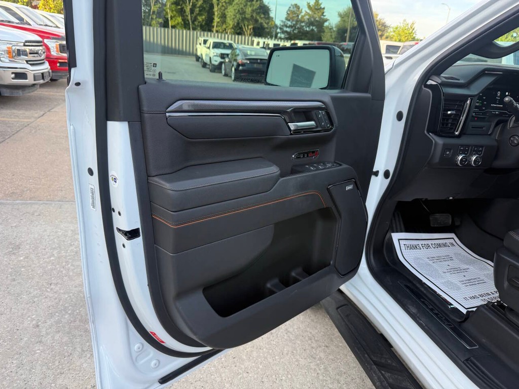 GMC Sierra 1500 Vehicle Full-screen Gallery Image 08
