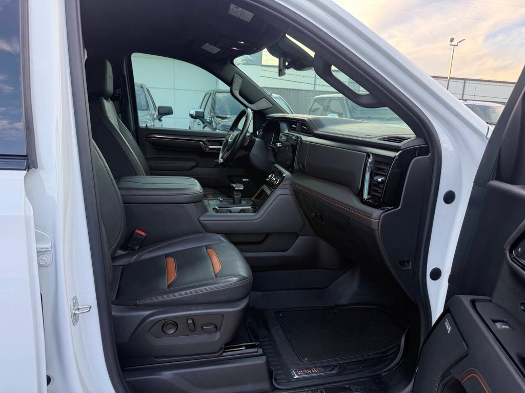 GMC Sierra 1500 Vehicle Full-screen Gallery Image 10