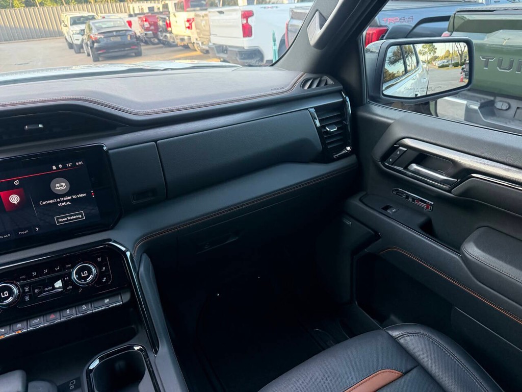 GMC Sierra 1500 Vehicle Full-screen Gallery Image 20
