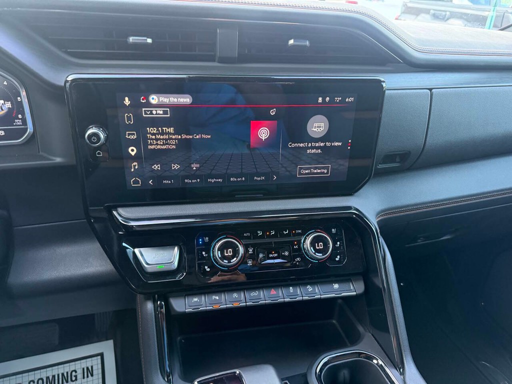 GMC Sierra 1500 Vehicle Full-screen Gallery Image 24