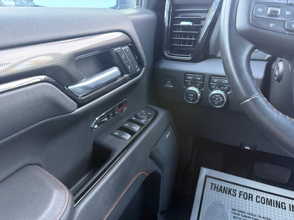 GMC Sierra 1500 Vehicle Full-screen Gallery Image 30