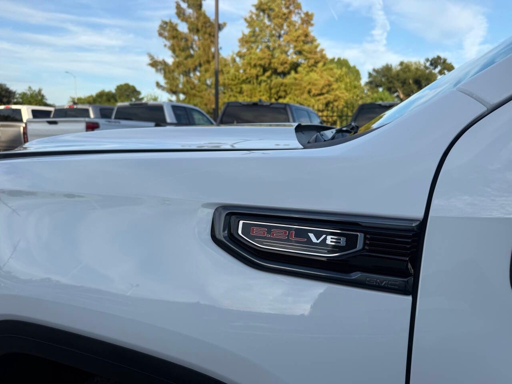 GMC Sierra 1500 Vehicle Full-screen Gallery Image 36