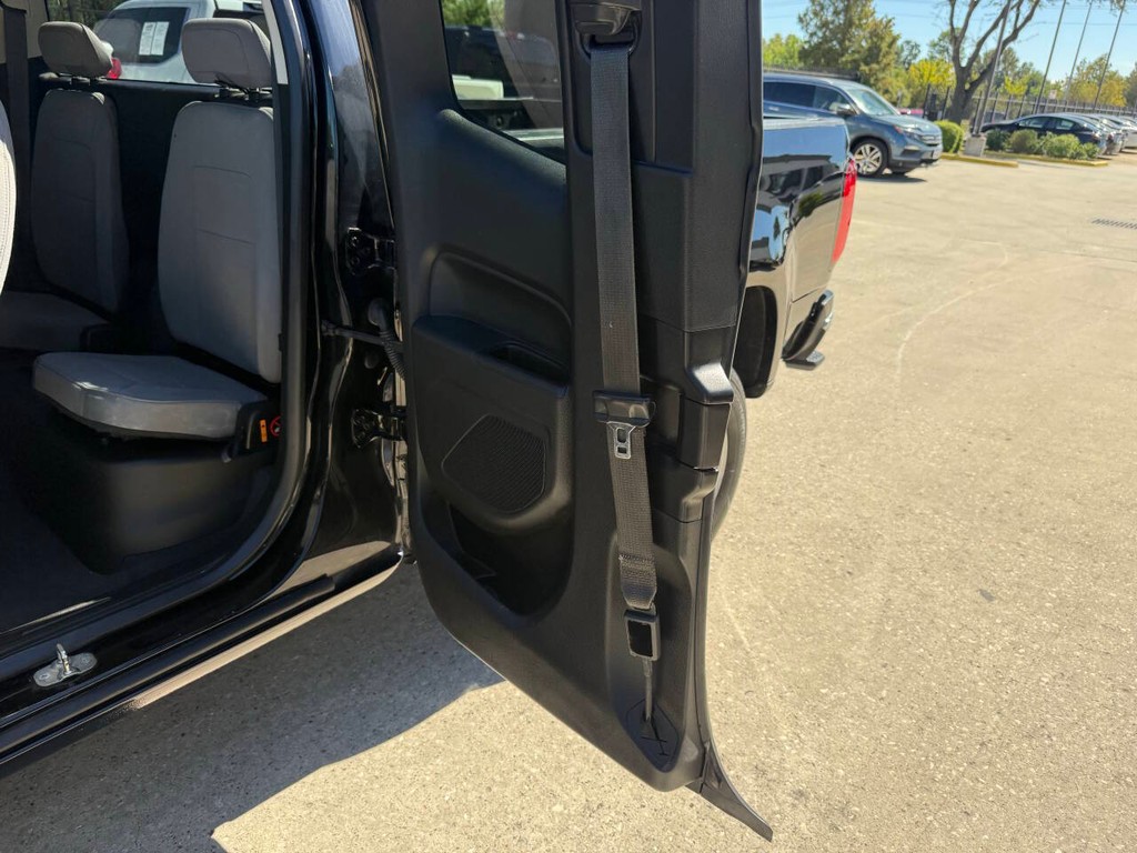 Chevrolet Colorado Vehicle Full-screen Gallery Image 08