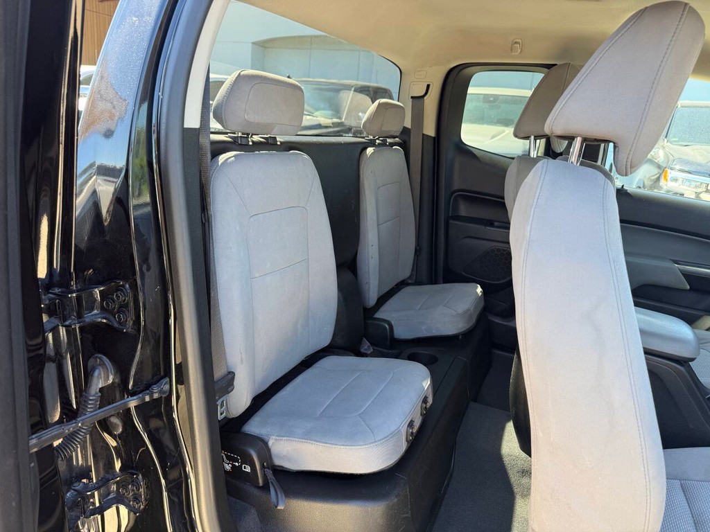 Chevrolet Colorado Vehicle Full-screen Gallery Image 13