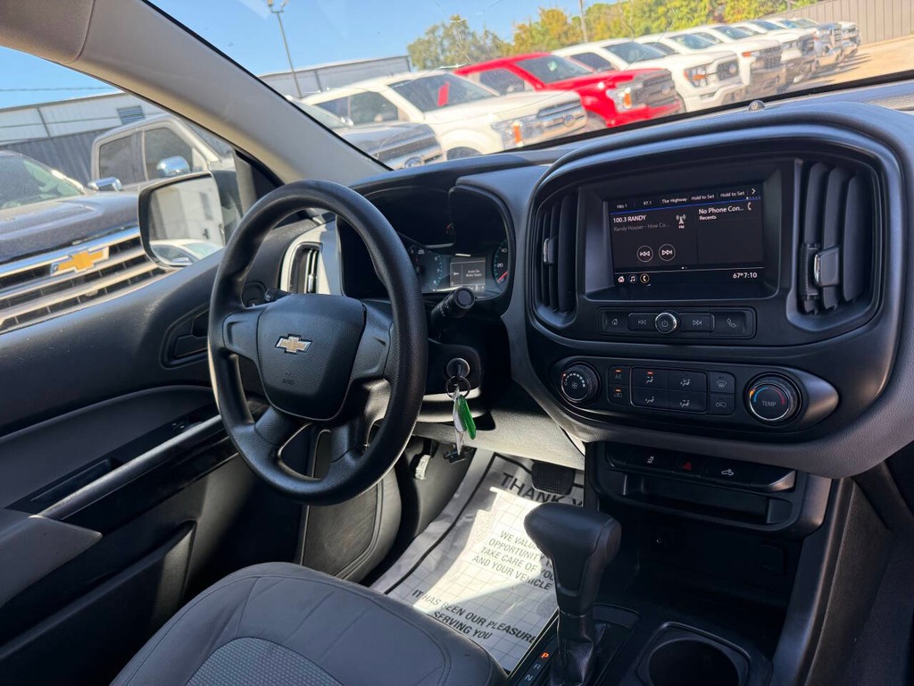 Chevrolet Colorado Vehicle Full-screen Gallery Image 18