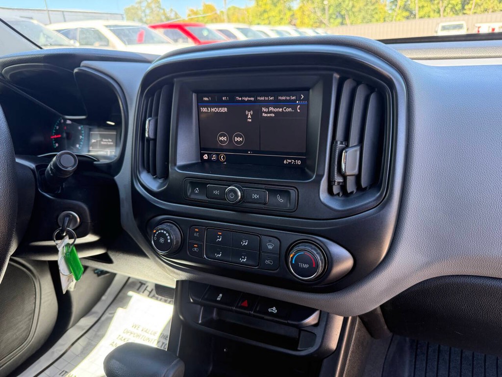 Chevrolet Colorado Vehicle Full-screen Gallery Image 21