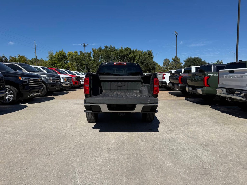 Chevrolet Colorado Vehicle Full-screen Gallery Image 32