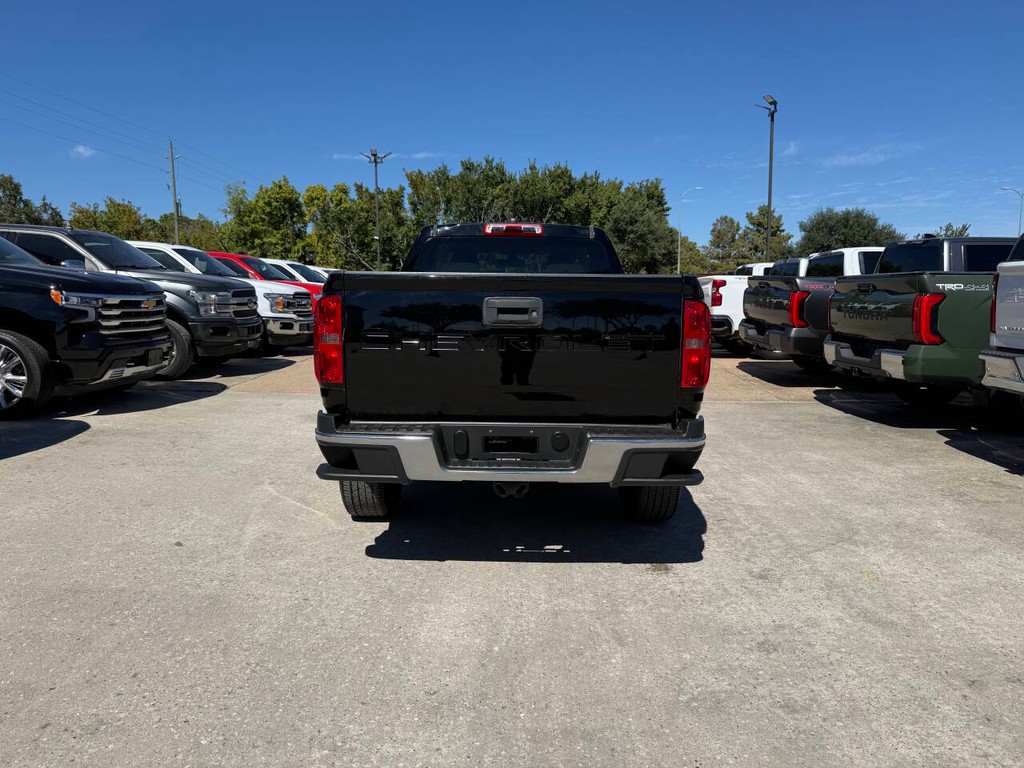 Chevrolet Colorado Vehicle Full-screen Gallery Image 33