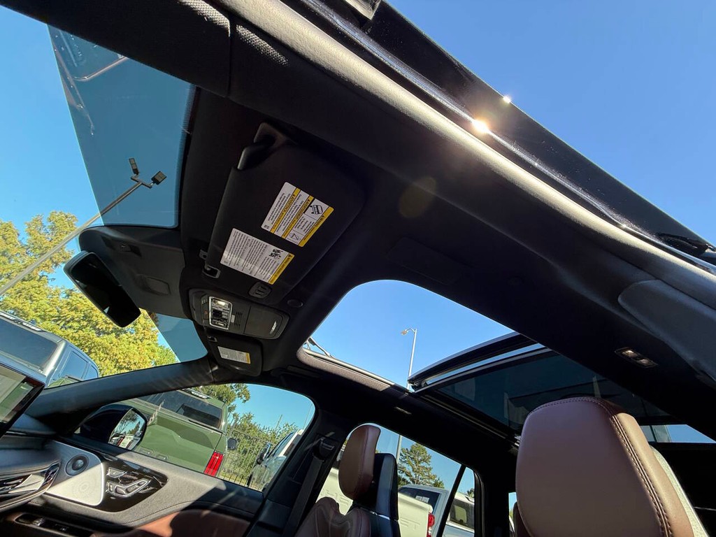 Lincoln Aviator Vehicle Full-screen Gallery Image 36