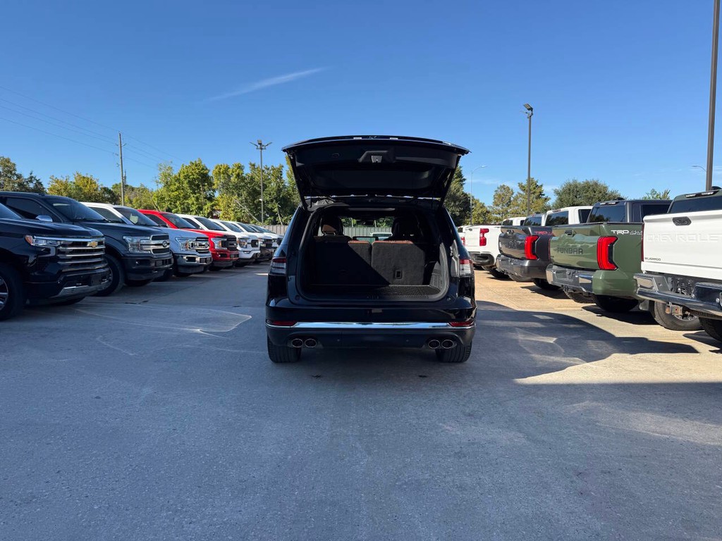 Lincoln Aviator Vehicle Full-screen Gallery Image 42
