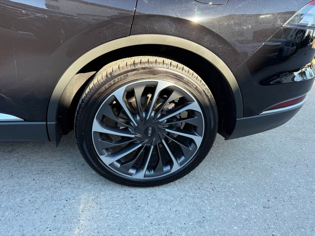 Lincoln Aviator Vehicle Full-screen Gallery Image 43