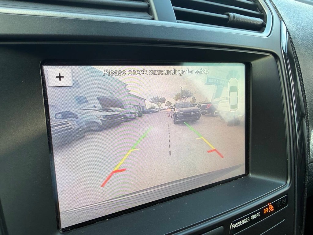 Ford Explorer Vehicle Full-screen Gallery Image 29