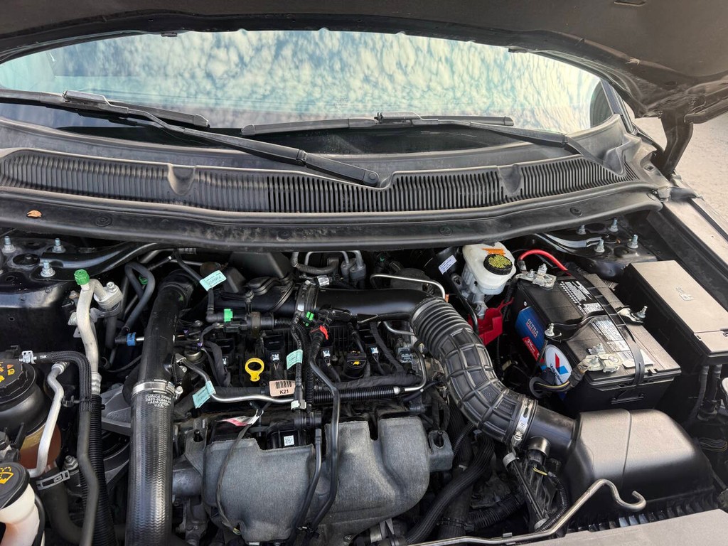 Ford Explorer Vehicle Full-screen Gallery Image 36