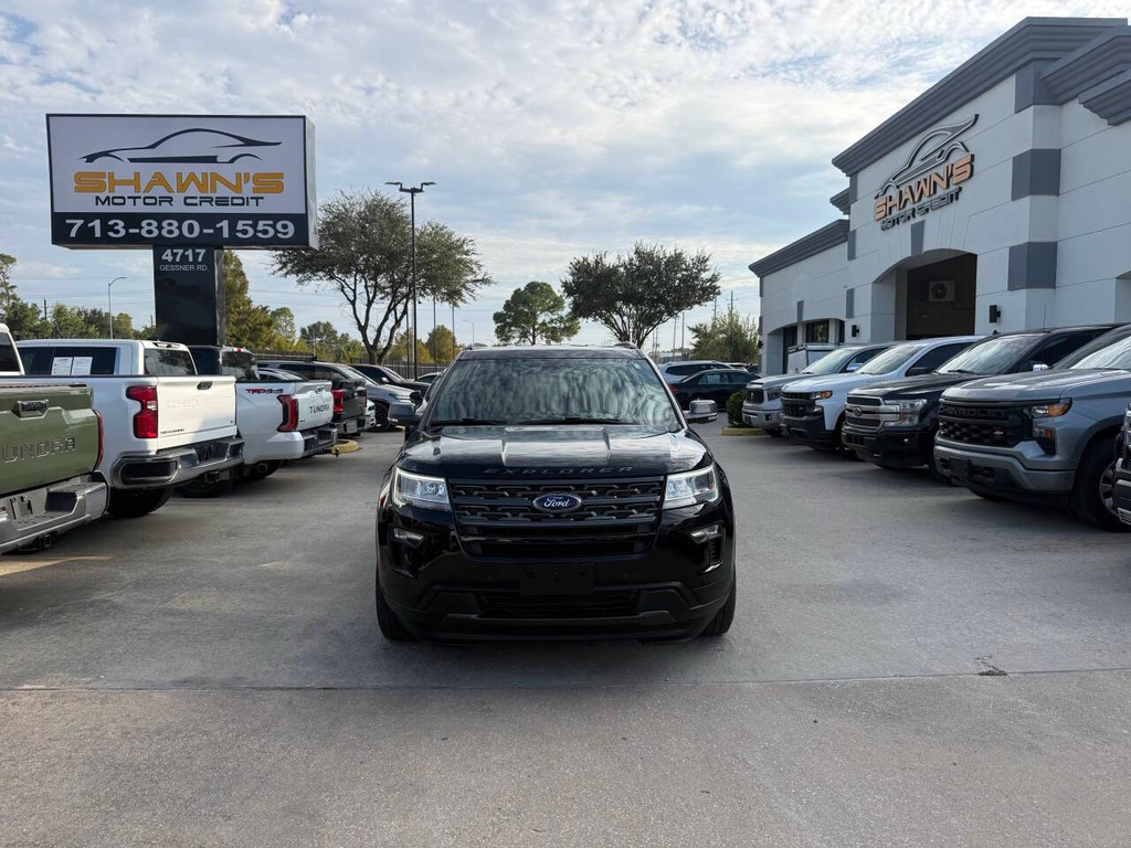 Ford Explorer Vehicle Full-screen Gallery Image 42