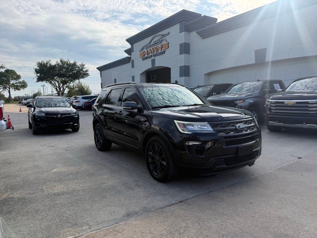 Ford Explorer Vehicle Full-screen Gallery Image 43