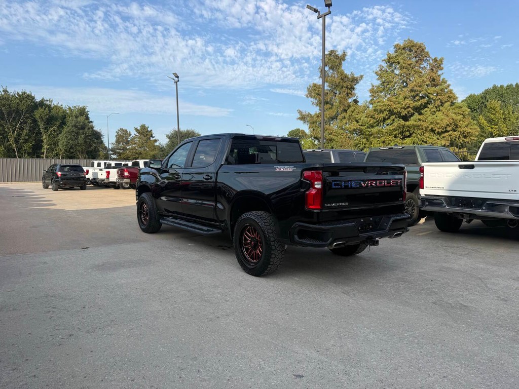 Chevrolet Silverado 1500 Vehicle Full-screen Gallery Image 04