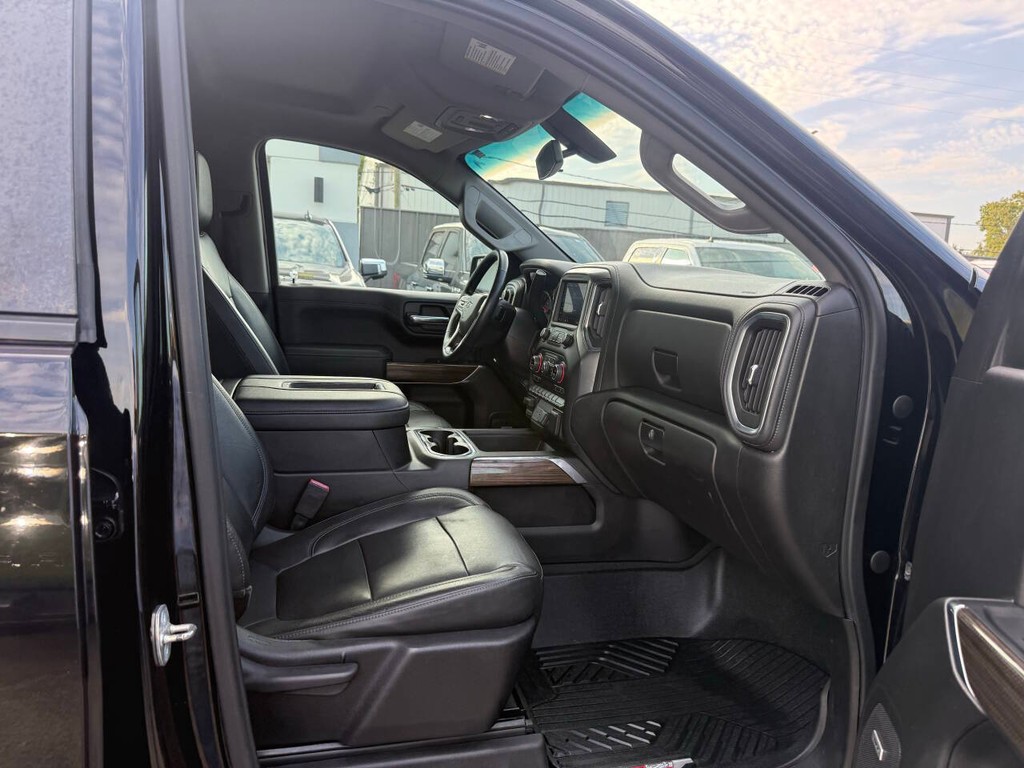 Chevrolet Silverado 1500 Vehicle Full-screen Gallery Image 10