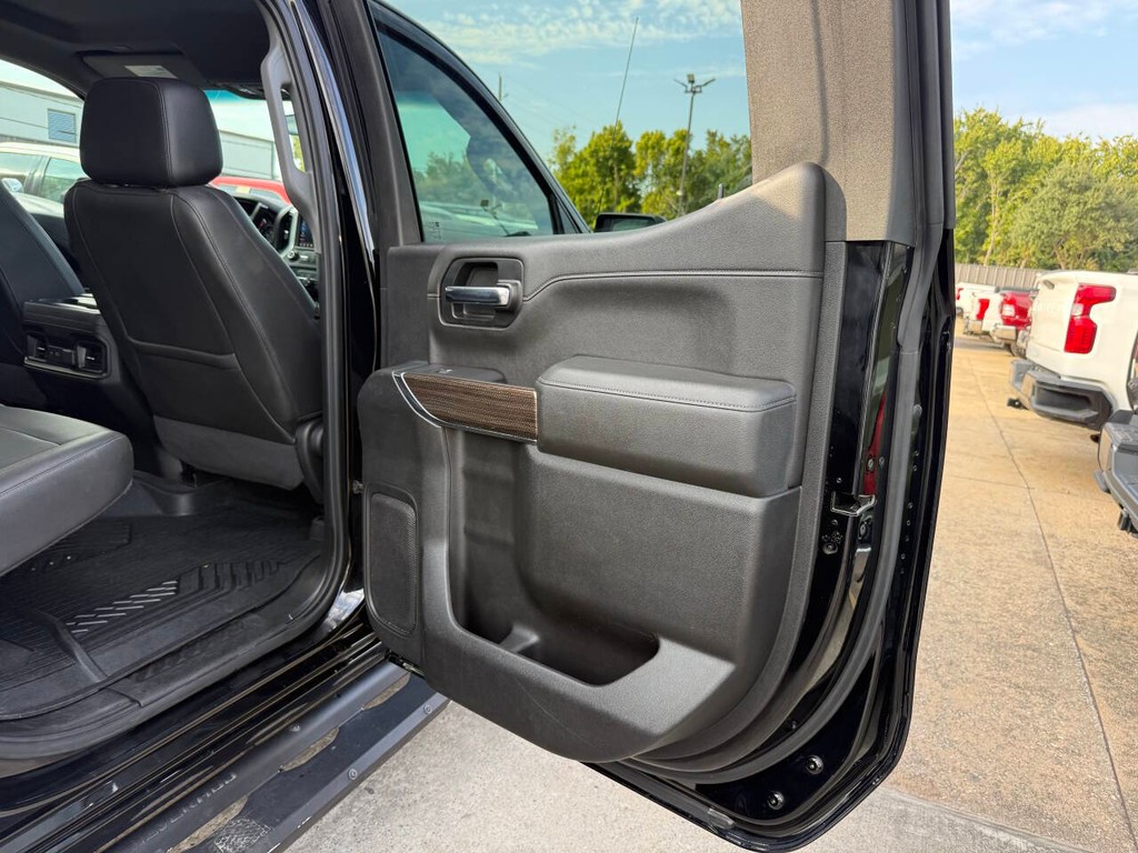 Chevrolet Silverado 1500 Vehicle Full-screen Gallery Image 16
