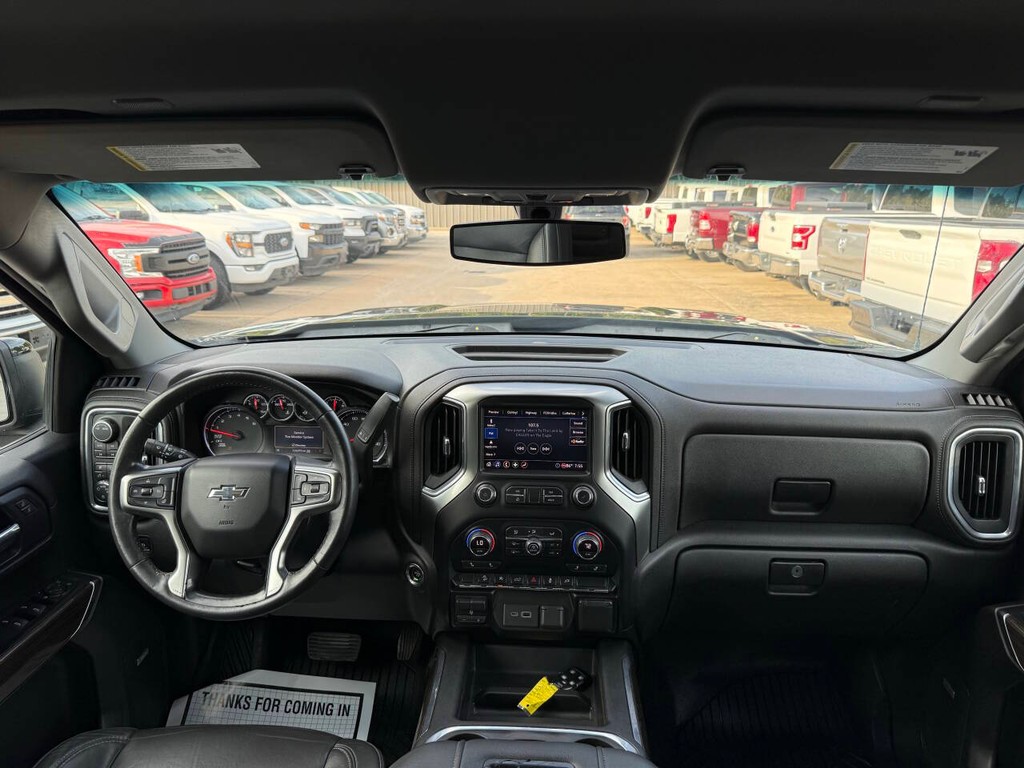 Chevrolet Silverado 1500 Vehicle Full-screen Gallery Image 17