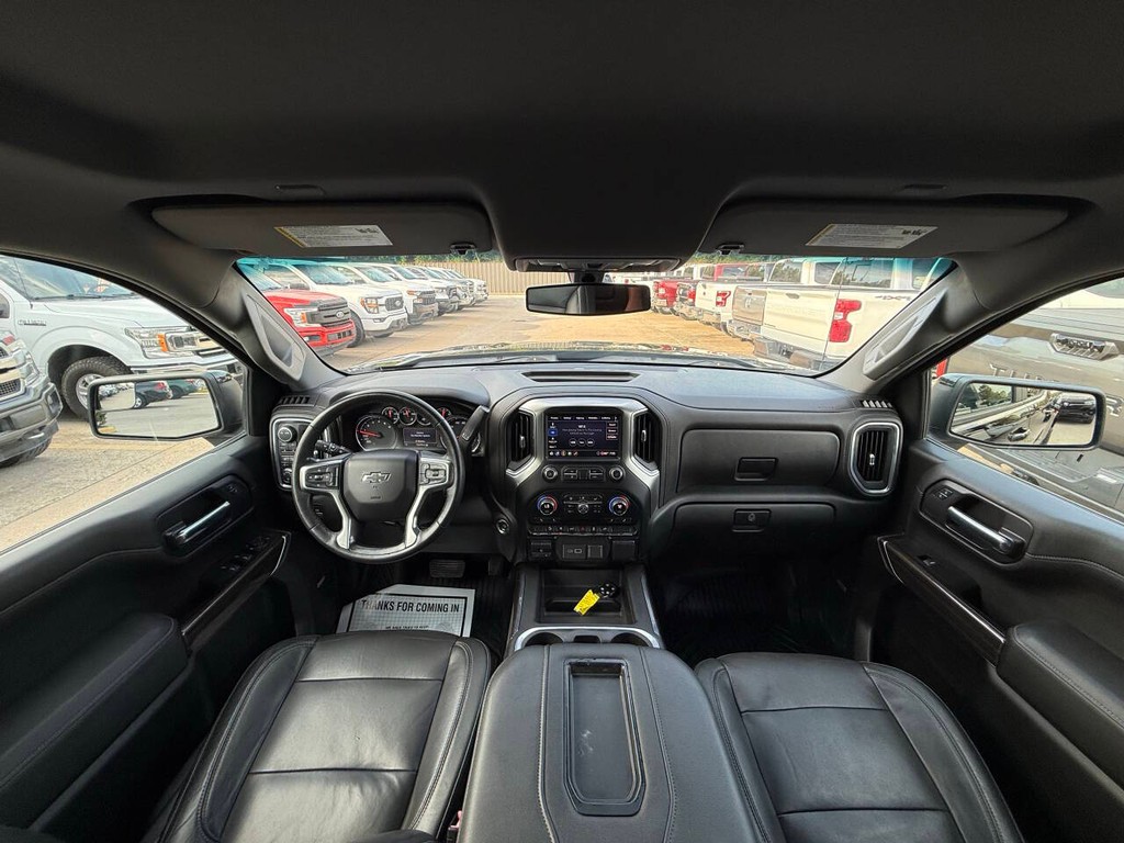 Chevrolet Silverado 1500 Vehicle Full-screen Gallery Image 18