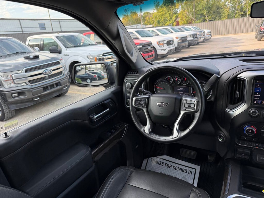 Chevrolet Silverado 1500 Vehicle Full-screen Gallery Image 19