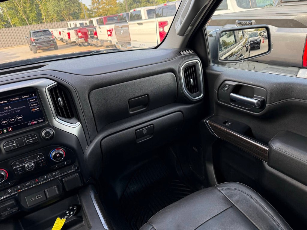Chevrolet Silverado 1500 Vehicle Full-screen Gallery Image 20