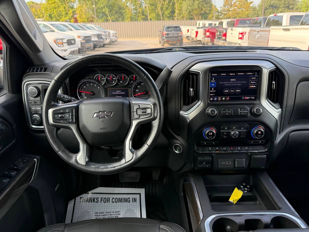 Chevrolet Silverado 1500 Vehicle Full-screen Gallery Image 21