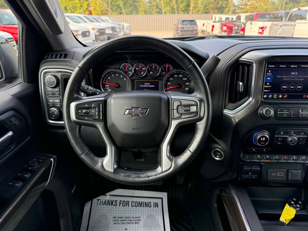 Chevrolet Silverado 1500 Vehicle Full-screen Gallery Image 22