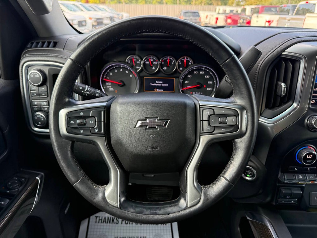 Chevrolet Silverado 1500 Vehicle Full-screen Gallery Image 23