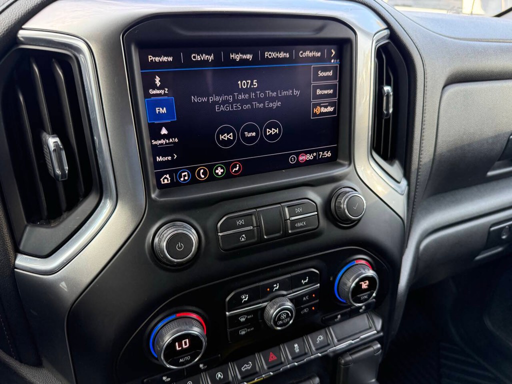 Chevrolet Silverado 1500 Vehicle Full-screen Gallery Image 27