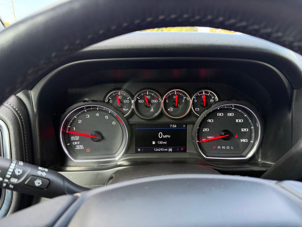 Chevrolet Silverado 1500 Vehicle Full-screen Gallery Image 32
