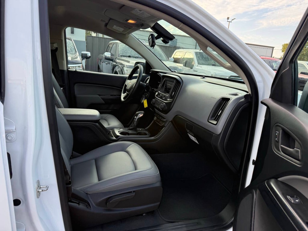 Chevrolet Colorado Vehicle Full-screen Gallery Image 10