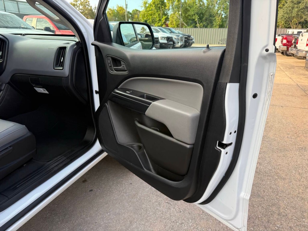 Chevrolet Colorado Vehicle Full-screen Gallery Image 11