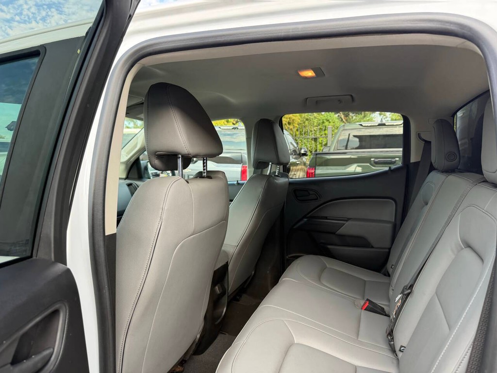 Chevrolet Colorado Vehicle Full-screen Gallery Image 12