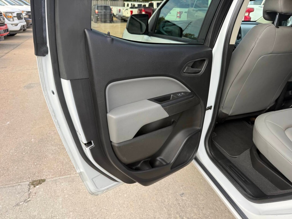 Chevrolet Colorado Vehicle Full-screen Gallery Image 14