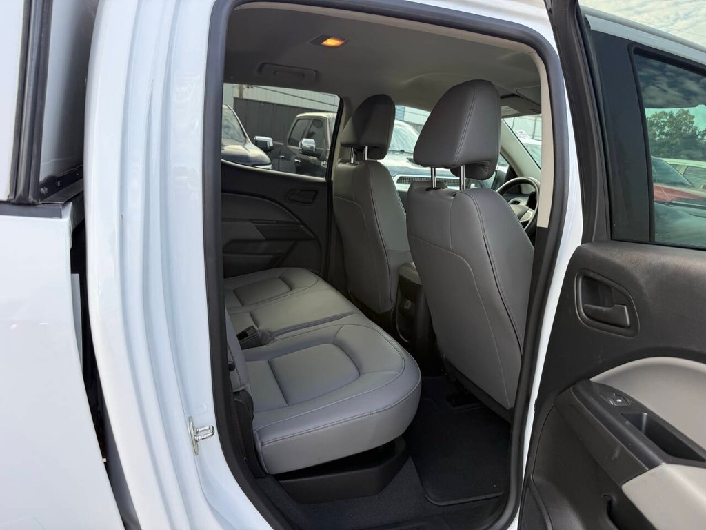 Chevrolet Colorado Vehicle Full-screen Gallery Image 15