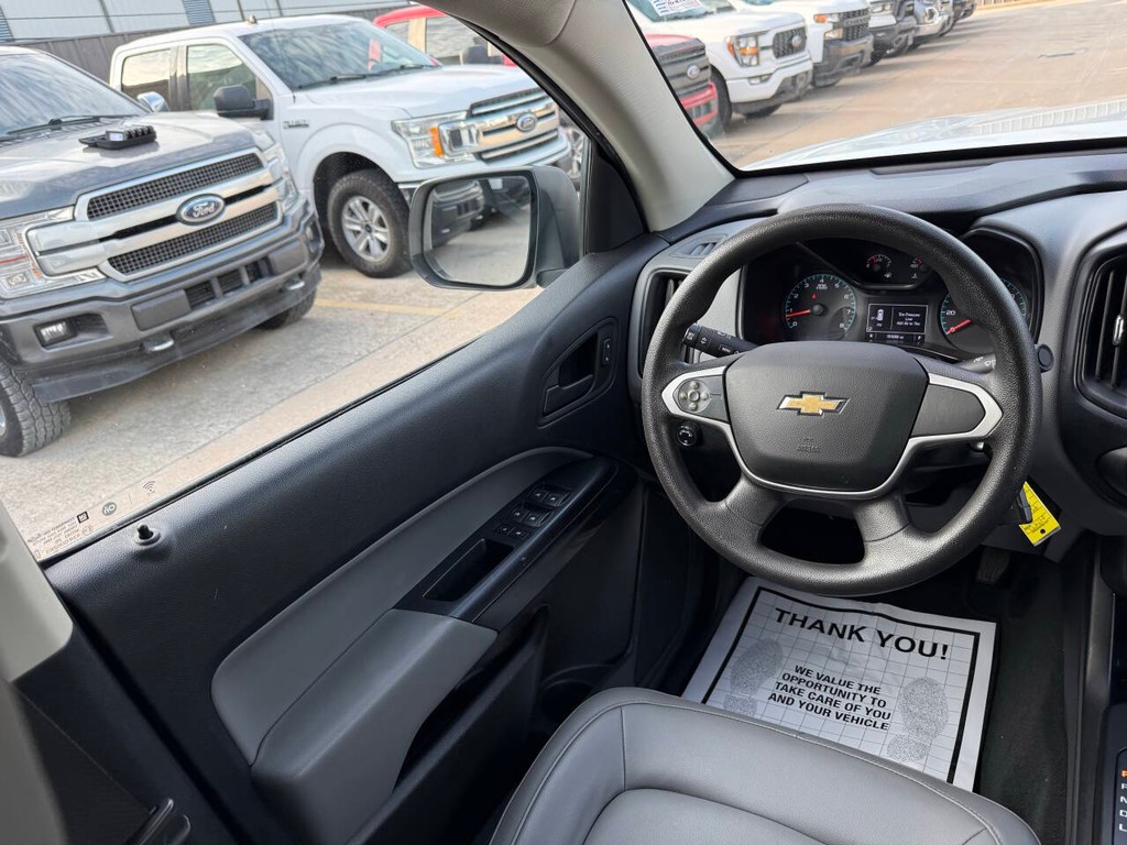 Chevrolet Colorado Vehicle Full-screen Gallery Image 19