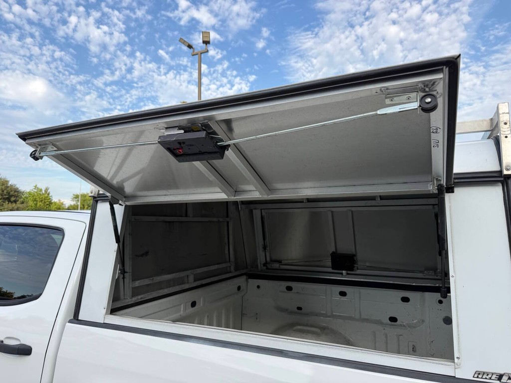 Chevrolet Colorado Vehicle Full-screen Gallery Image 36