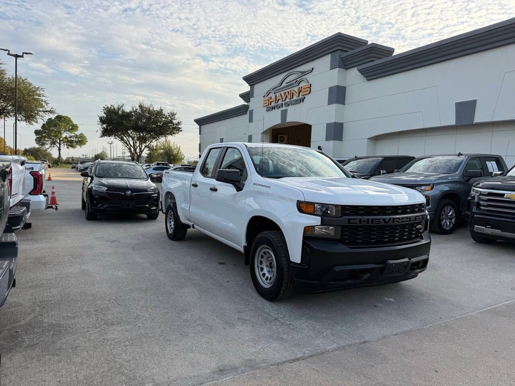 Chevrolet Silverado 1500 Vehicle Full-screen Gallery Image 02