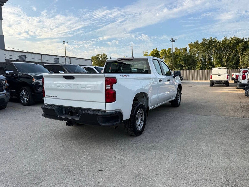 Chevrolet Silverado 1500 Vehicle Full-screen Gallery Image 05