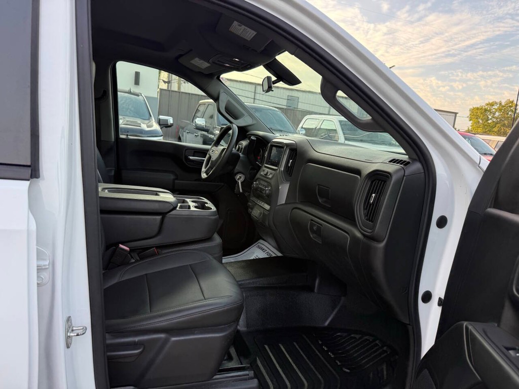 Chevrolet Silverado 1500 Vehicle Full-screen Gallery Image 10