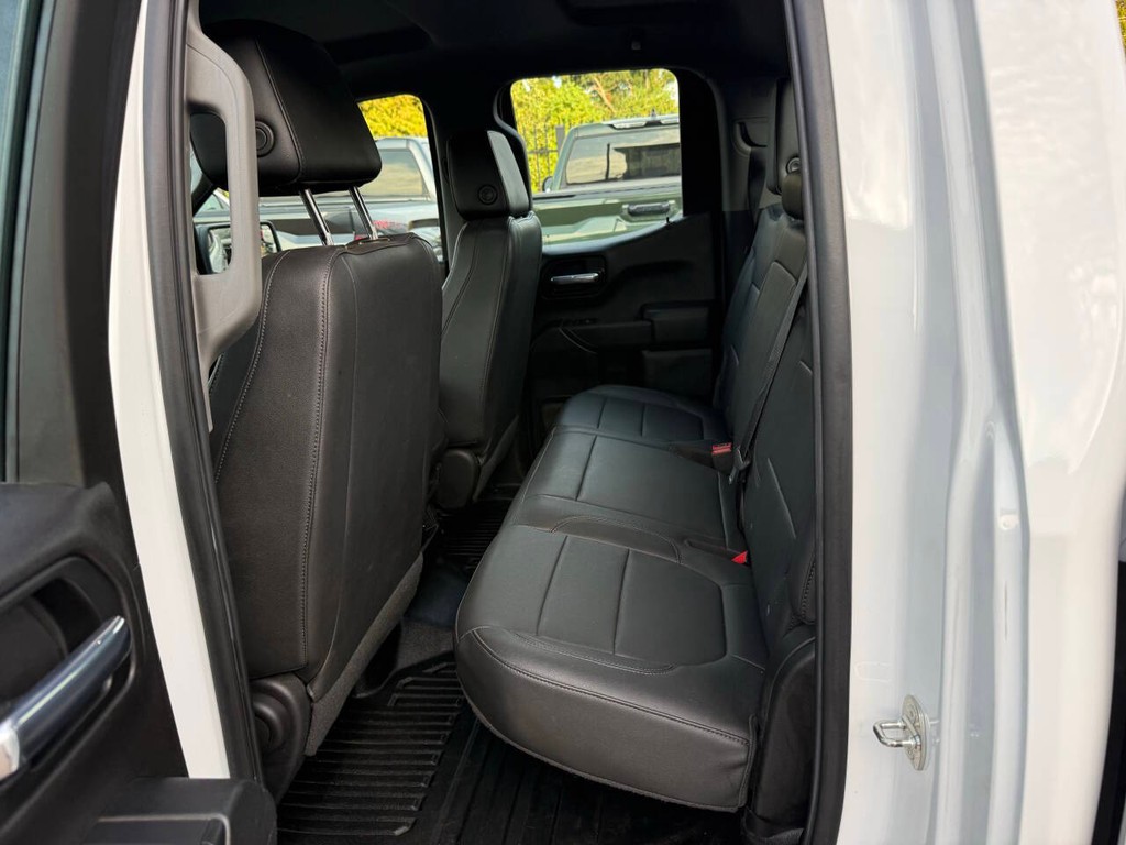 Chevrolet Silverado 1500 Vehicle Full-screen Gallery Image 13