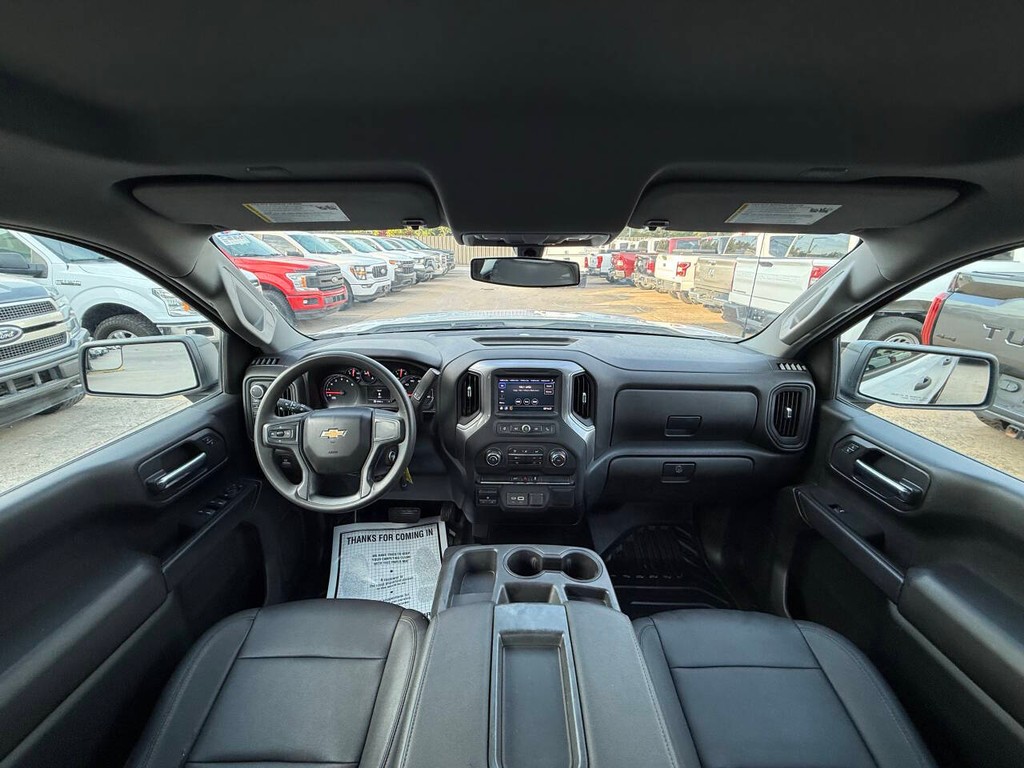 Chevrolet Silverado 1500 Vehicle Full-screen Gallery Image 18