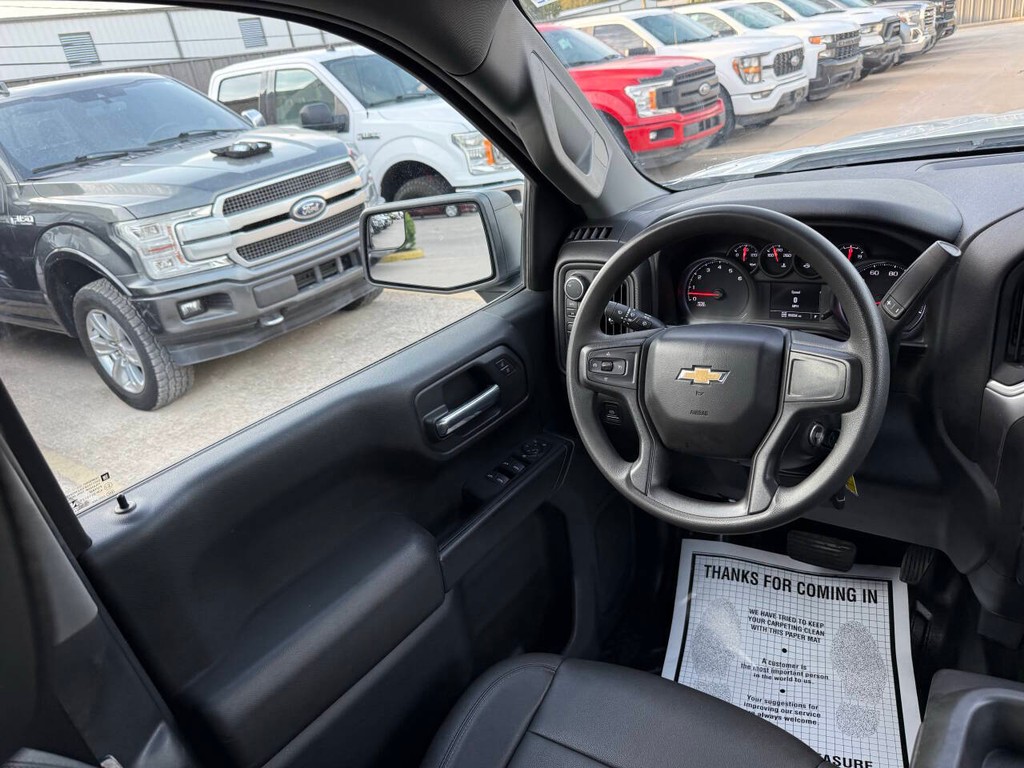 Chevrolet Silverado 1500 Vehicle Full-screen Gallery Image 19